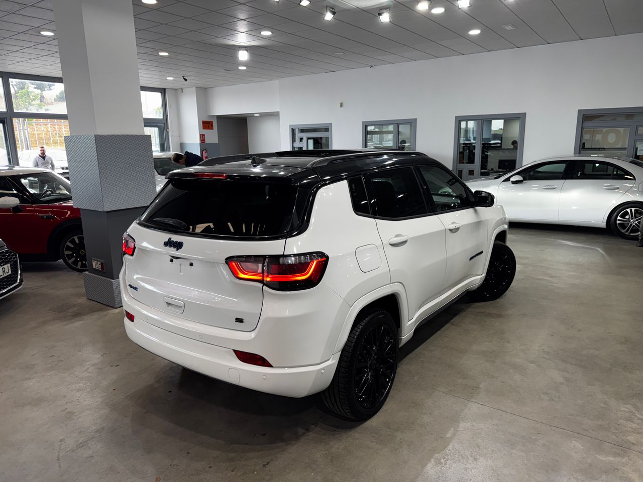 Jeep Compass 1.3PHEV 240CV 4XE S - Foto 6
