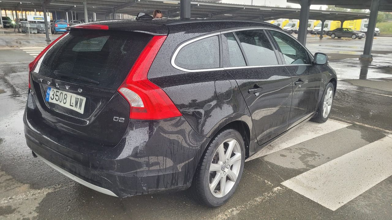 Volvo V60 D2 Momentum Aut. - Foto 8