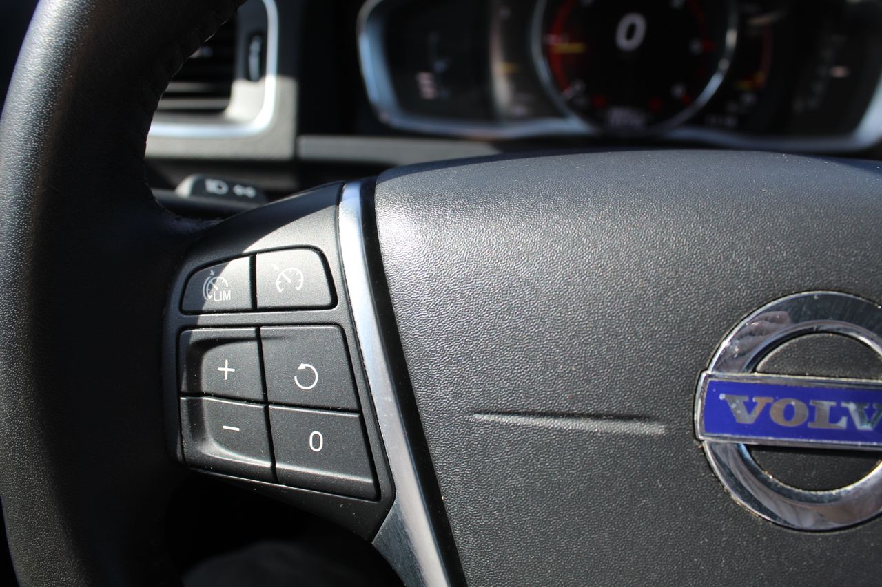 Volvo V60 D2 Momentum Aut. - Foto 19