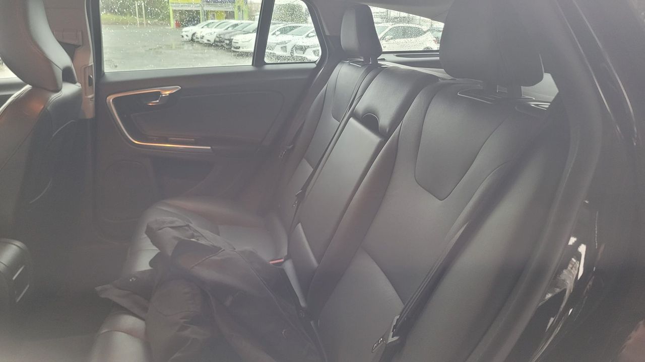 Volvo V60 D2 Momentum Aut. - Foto 10