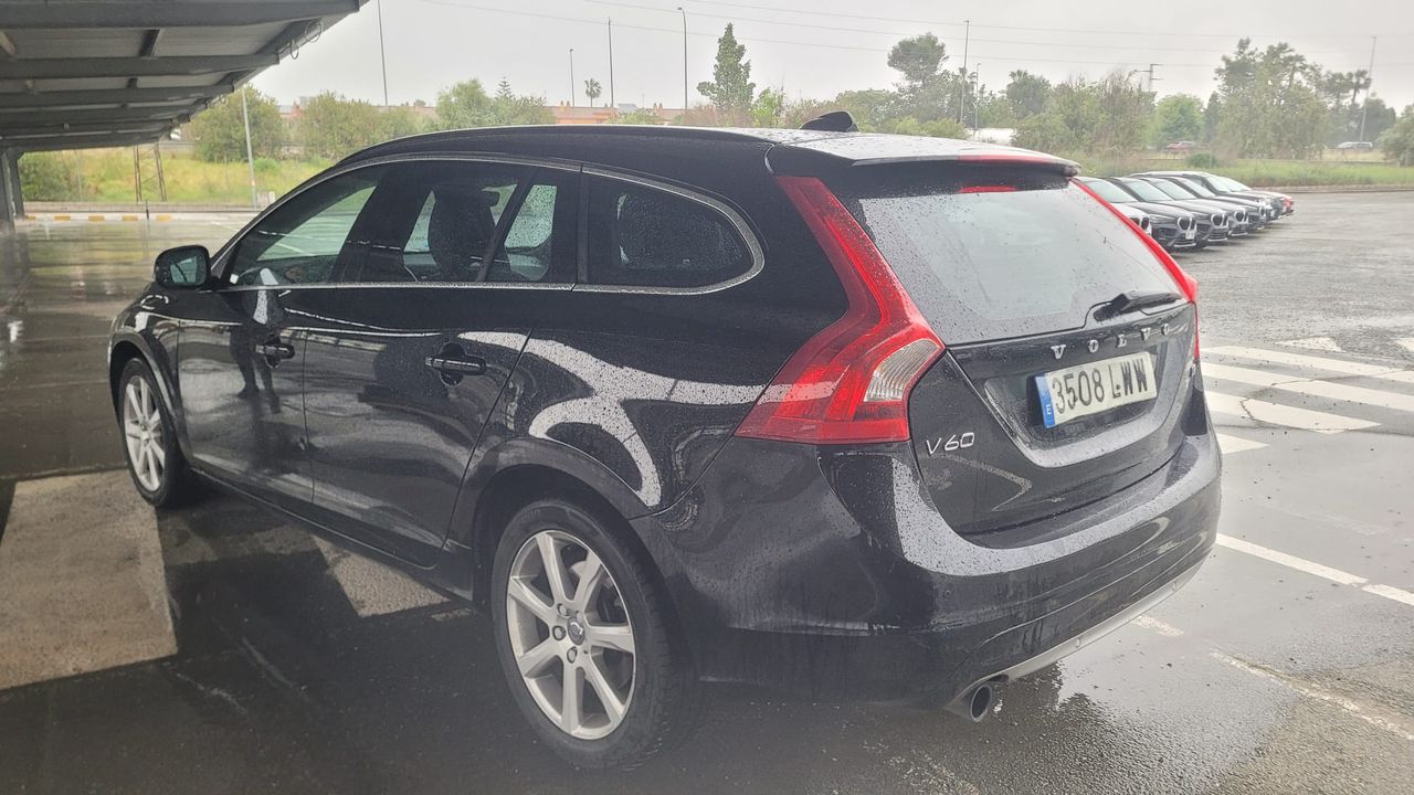 Volvo V60 D2 Momentum Aut. - Foto 4