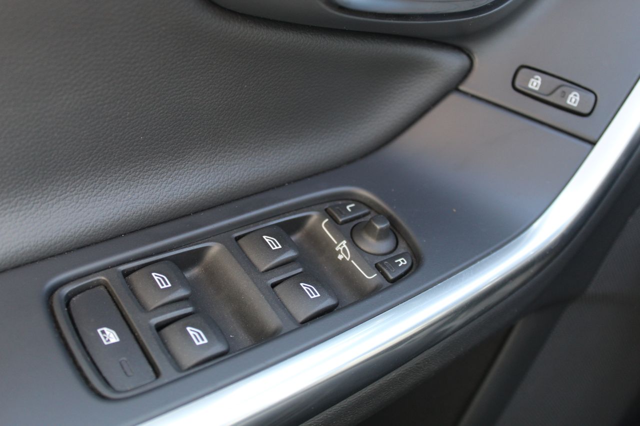 Volvo V60 D2 Momentum Aut. - Foto 25