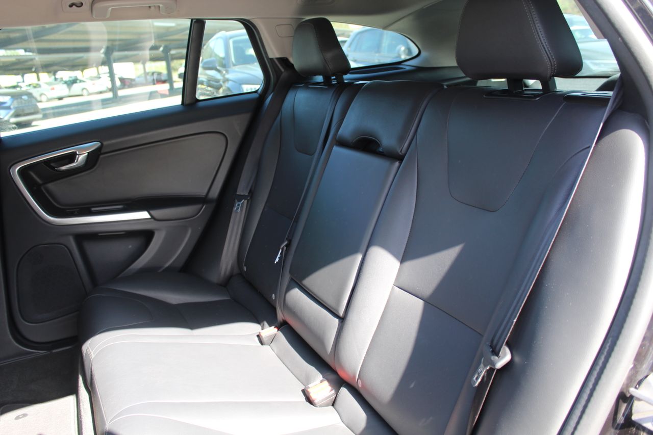 Volvo V60 D2 Momentum Aut. - Foto 11