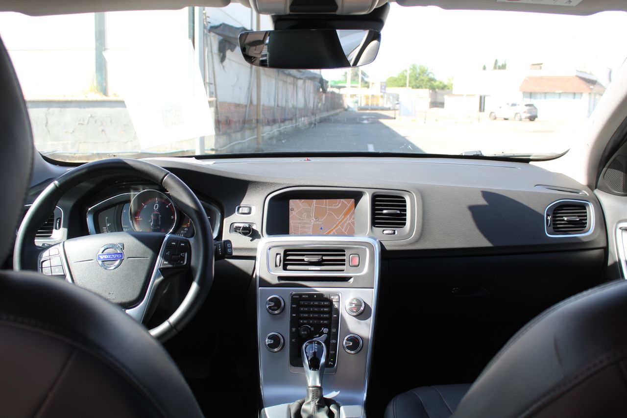 Volvo V60 D2 Momentum Aut. - Foto 12