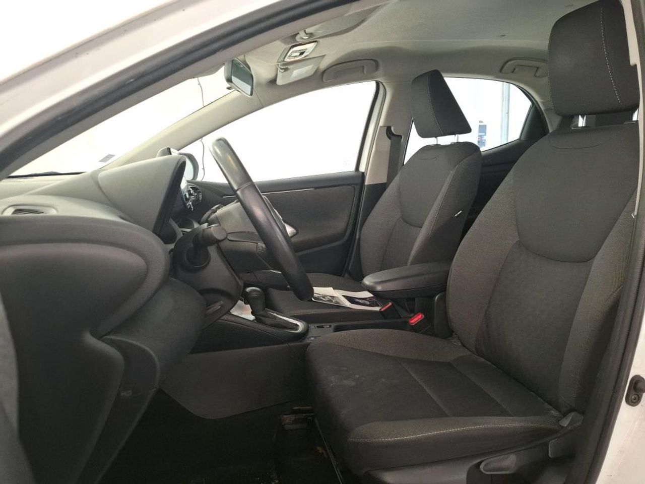 Toyota Yaris 120H 116CV BUSINESS - Foto 5