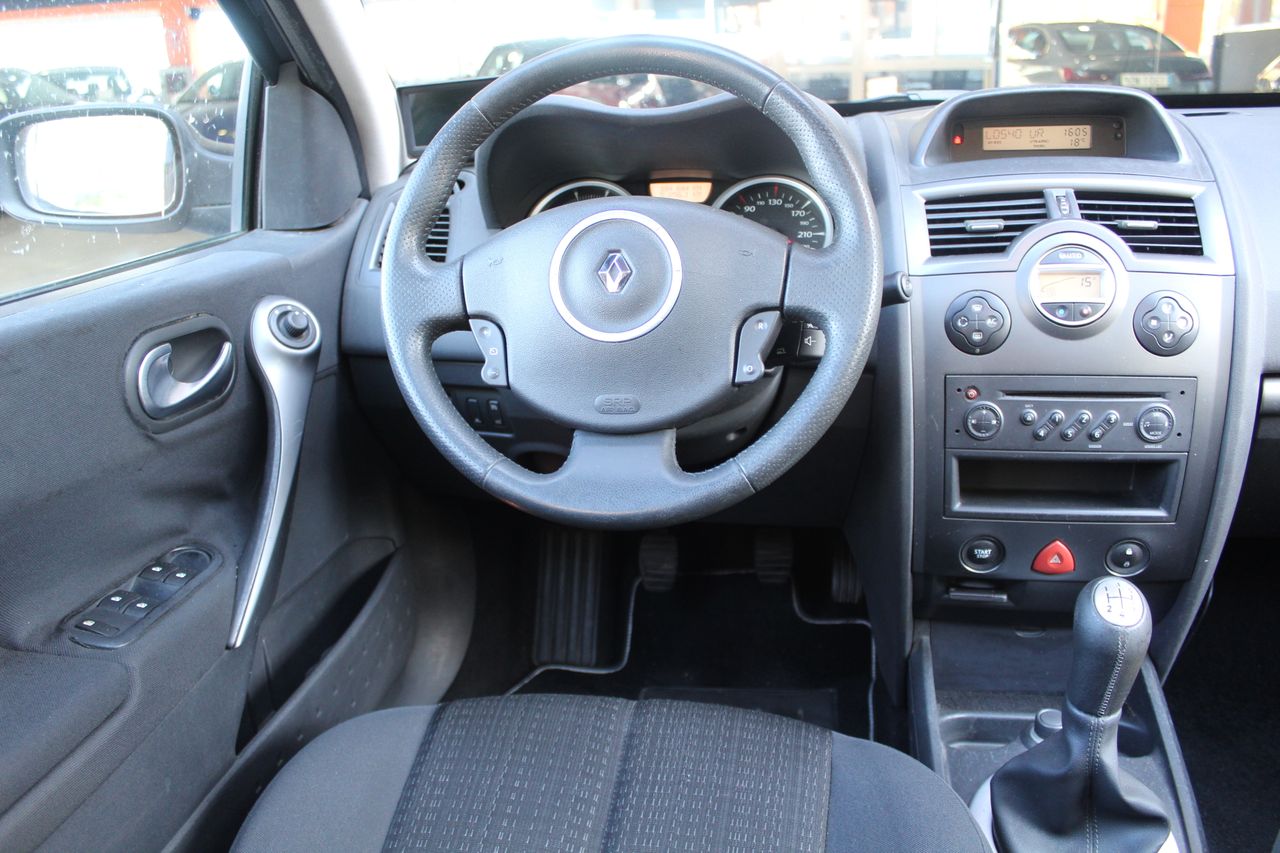 Renault Megane II Familiar 1.6 i 111 cv - Foto 12