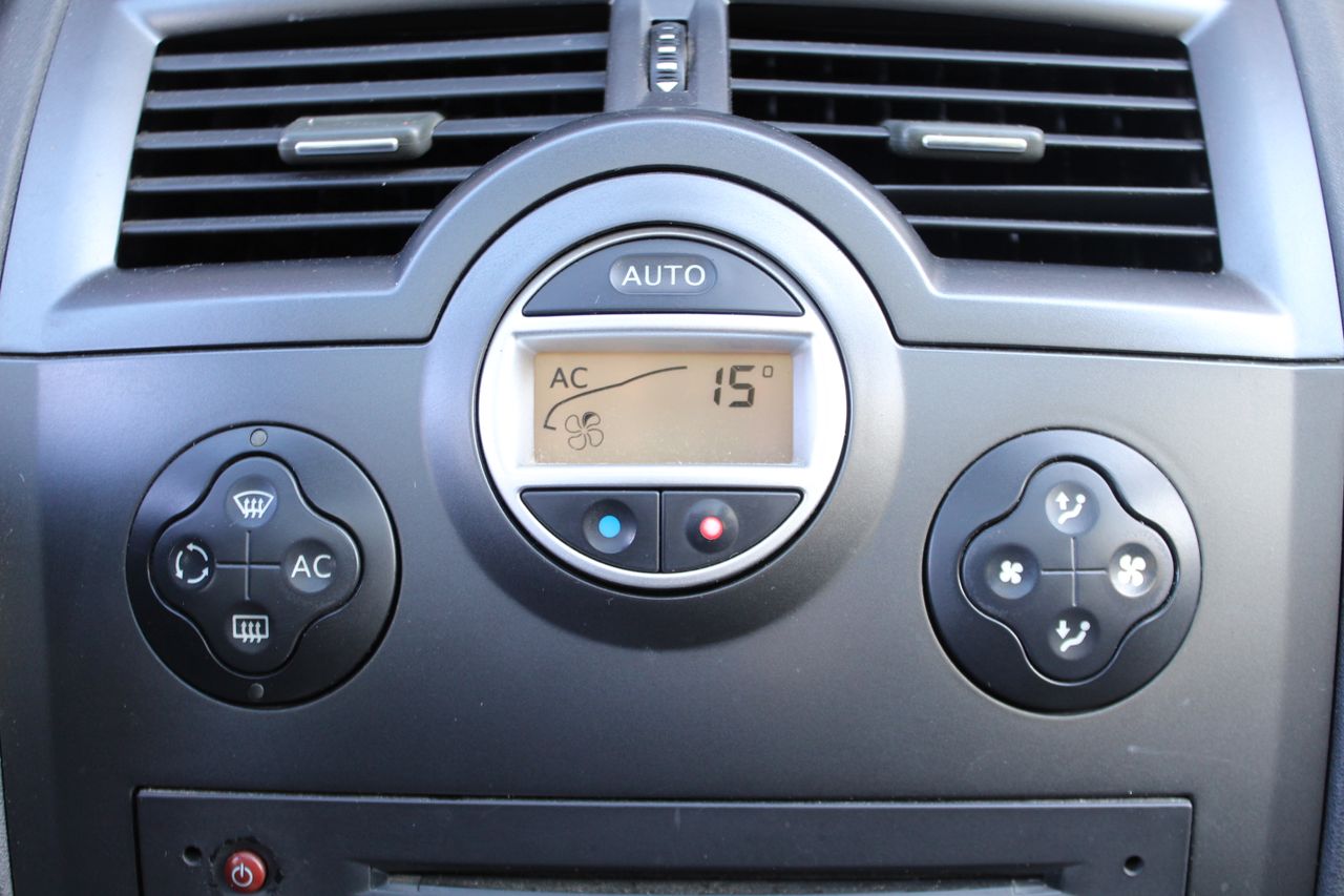 Renault Megane II Familiar 1.6 i 111 cv - Foto 18