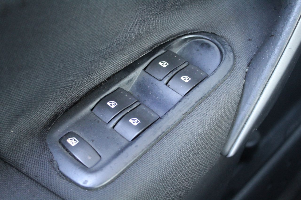 Renault Megane II Familiar 1.6 i 111 cv - Foto 22