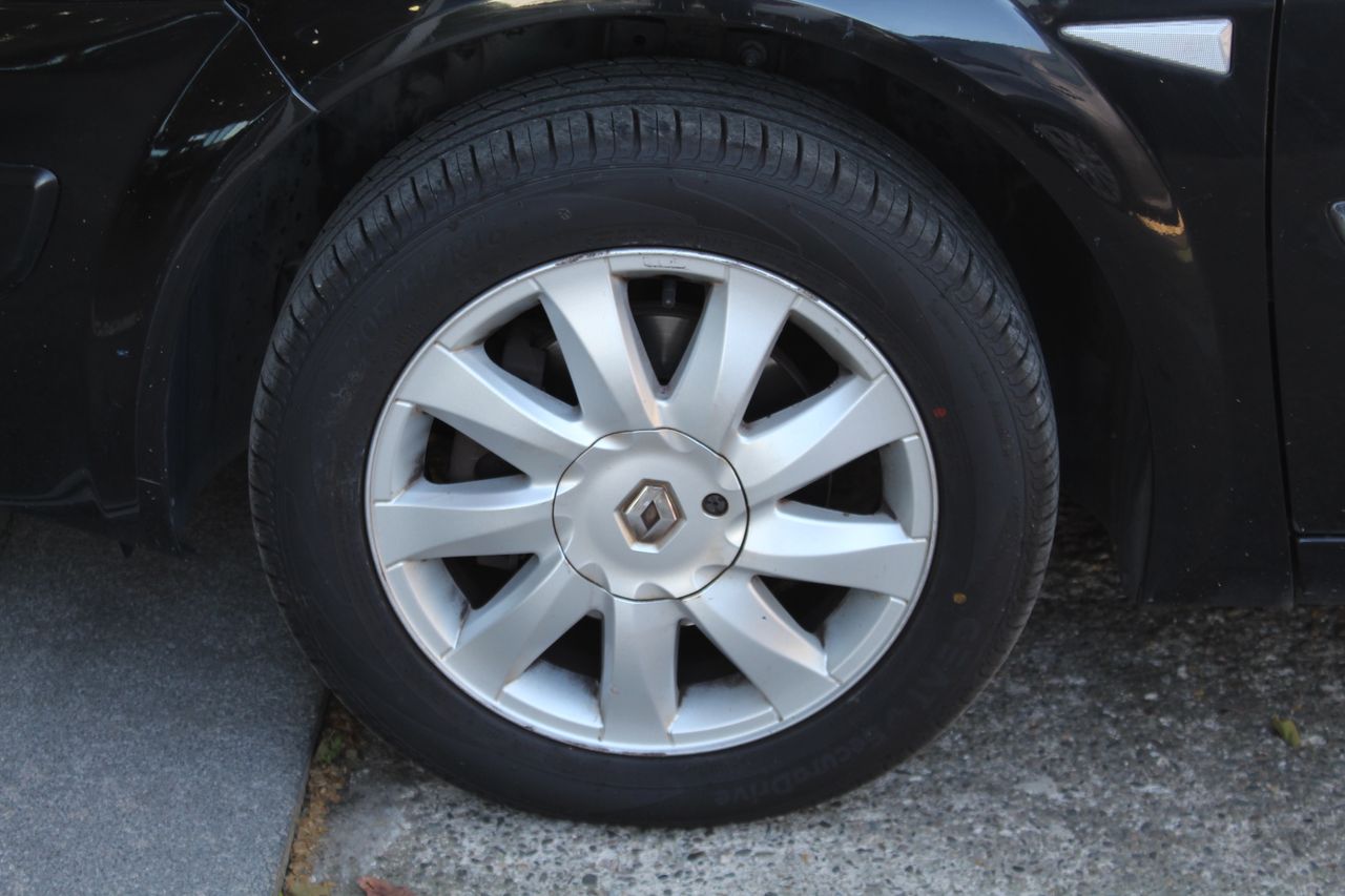 Renault Megane II Familiar 1.6 i 111 cv - Foto 28
