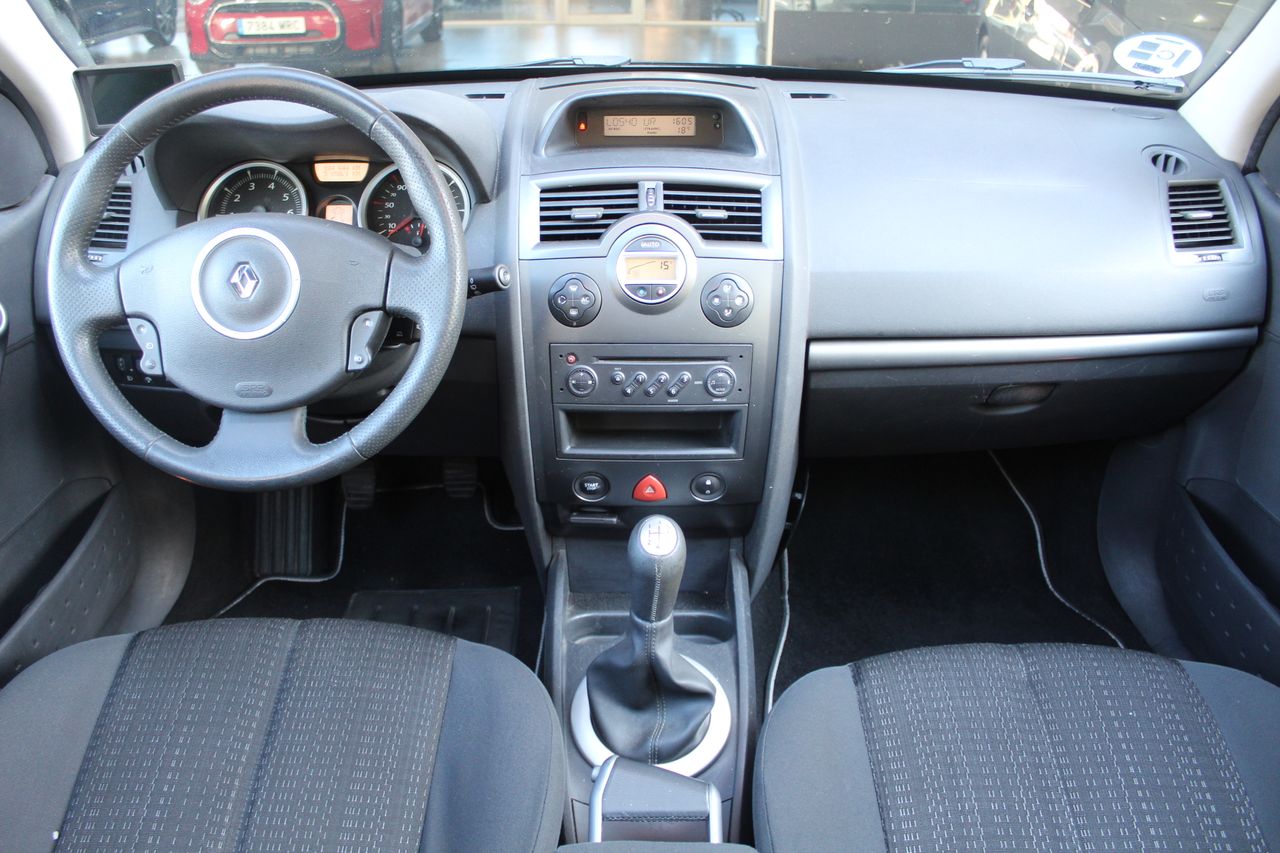 Renault Megane II Familiar 1.6 i 111 cv - Foto 11