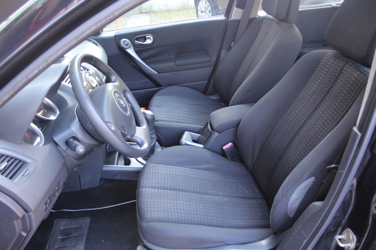 Renault Megane II Familiar 1.6 i 111 cv - Foto 9