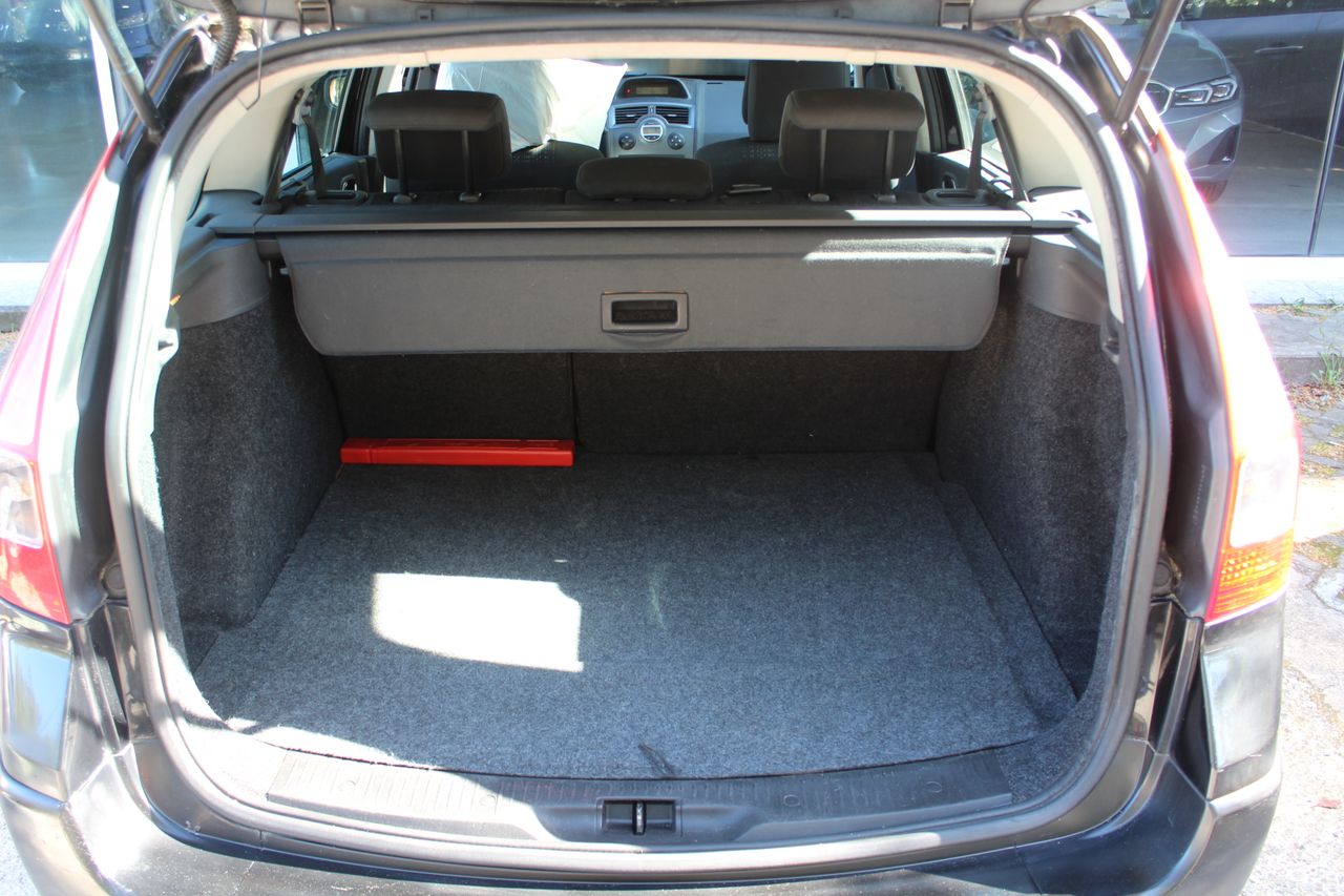 Renault Megane II Familiar 1.6 i 111 cv - Foto 21