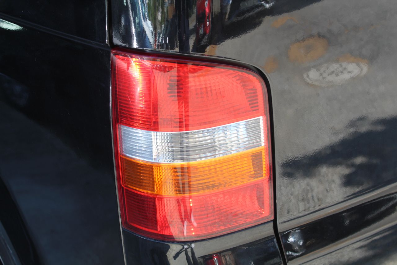 Volkswagen Multivan 2.5 TDI 130CV - Foto 26