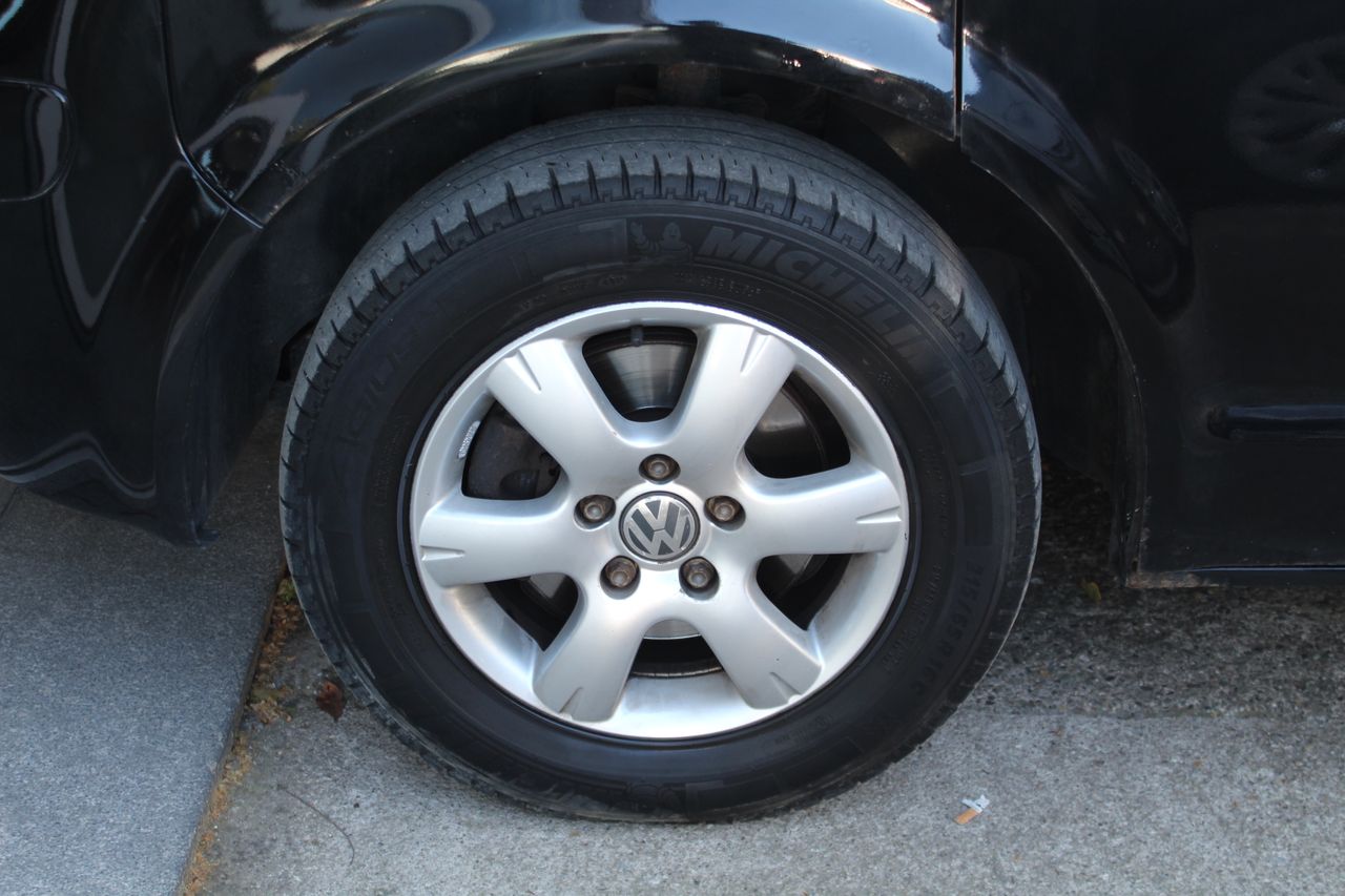 Volkswagen Multivan 2.5 TDI 130CV - Foto 27