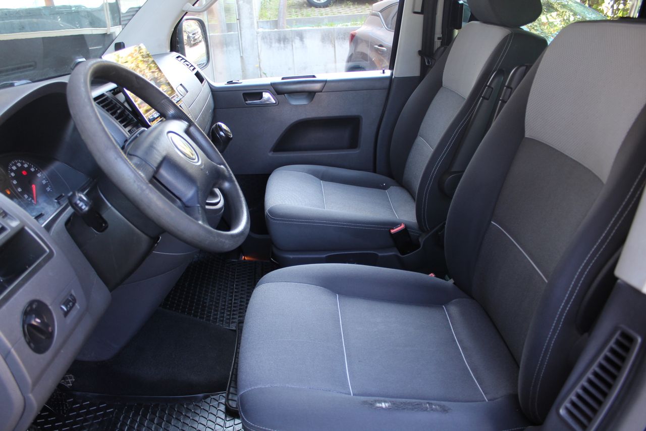 Volkswagen Multivan 2.5 TDI 130CV - Foto 9