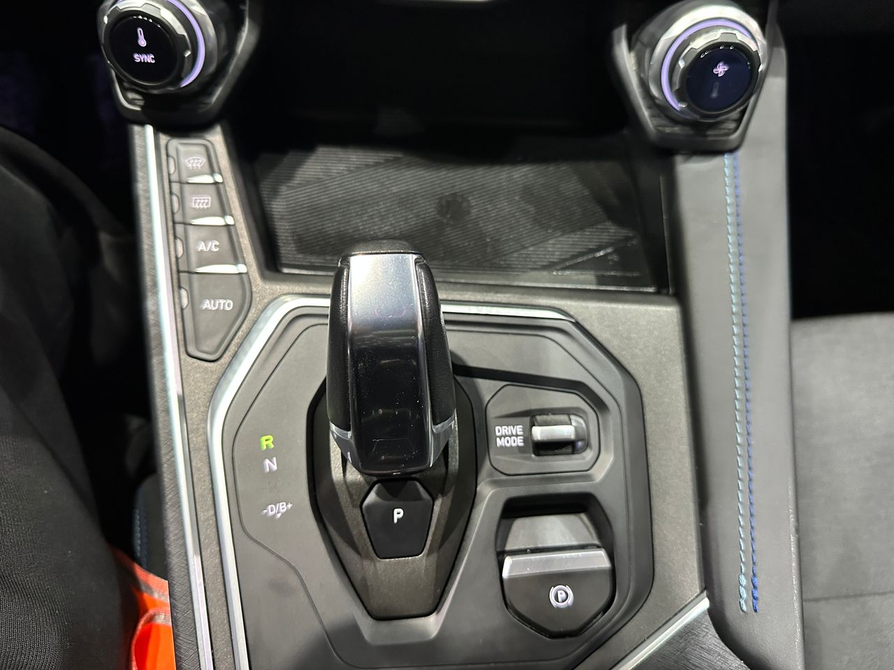 Lynk & Co 01 1.5PHEV 260CV 3.3KW - Foto 21