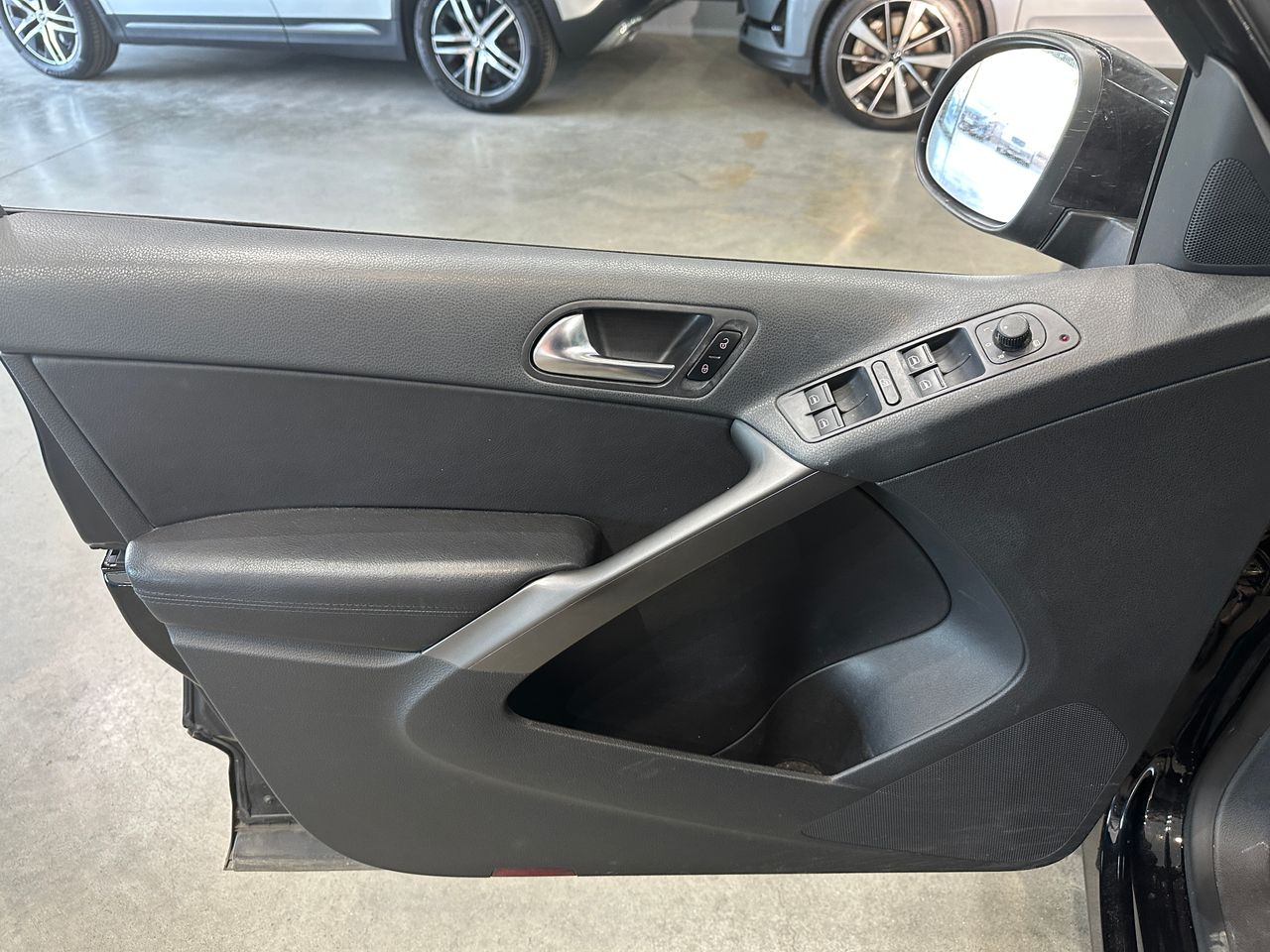 Volkswagen Tiguan +Motion 2.0 TDI 140 CV 4Motion DSG - Foto 21