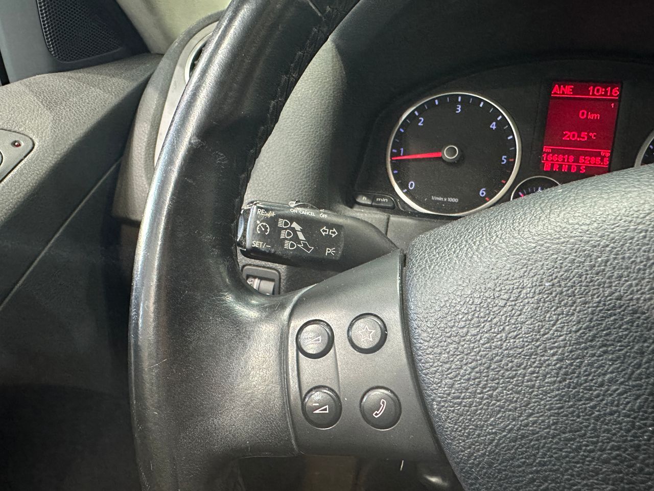 Volkswagen Tiguan +Motion 2.0 TDI 140 CV 4Motion DSG - Foto 16