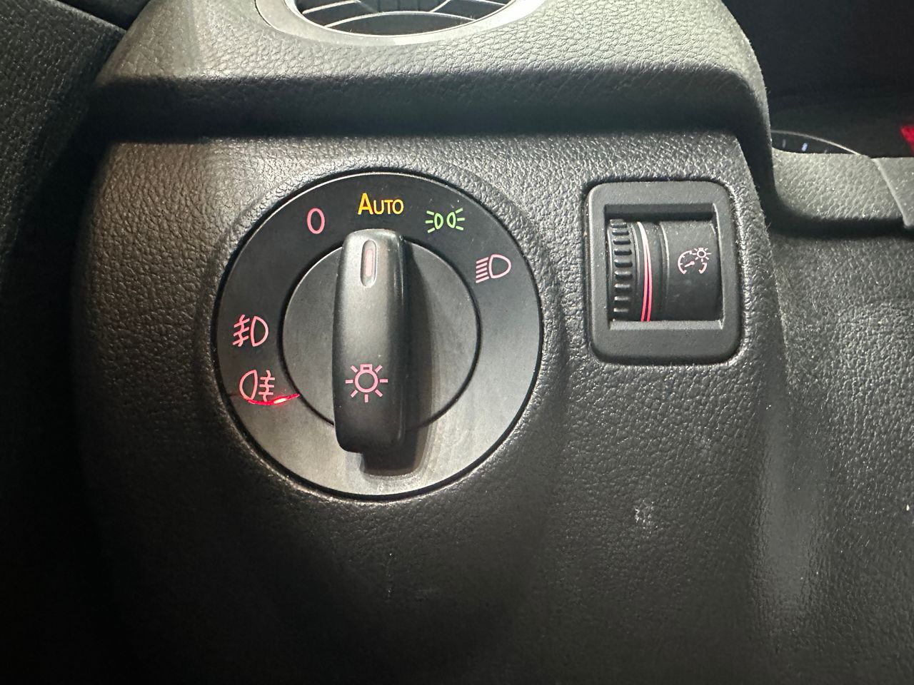 Volkswagen Tiguan +Motion 2.0 TDI 140 CV 4Motion DSG - Foto 17