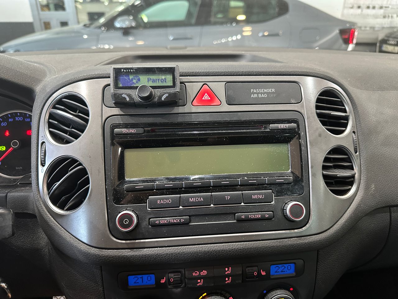 Volkswagen Tiguan +Motion 2.0 TDI 140 CV 4Motion DSG - Foto 18