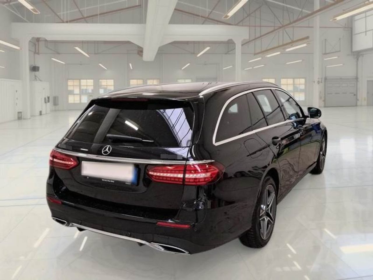 Mercedes Clase E 2.0E300DE EQ-POWER 4MATIC 306CV PREMIUM FAMILIAR - Foto 4