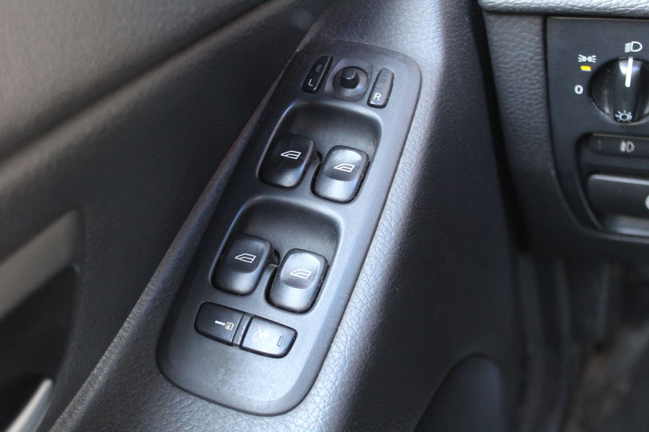 Volvo XC90 D5 Kinetic 7 asientos D5 2.4 TDi 185cv - Foto 19