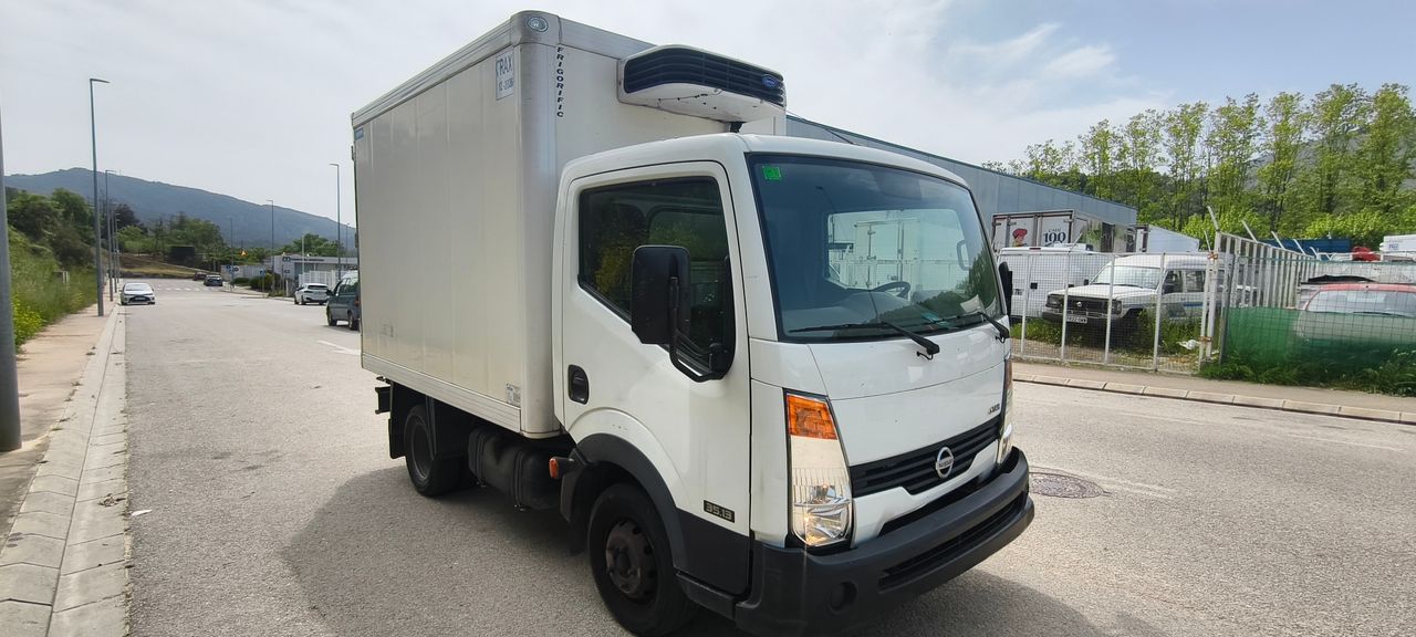 Foto nissan cabstar 2012 /