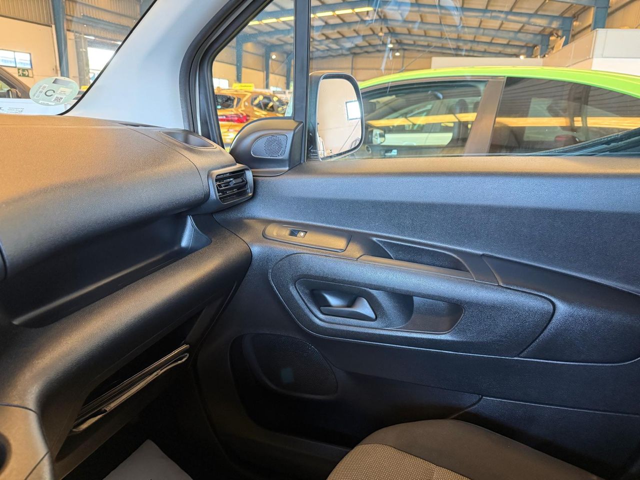 Peugeot Rifter Active Pack Standard BlueHDi 73kW 100CV S&S 6Vel. MAN Standard - Foto 13