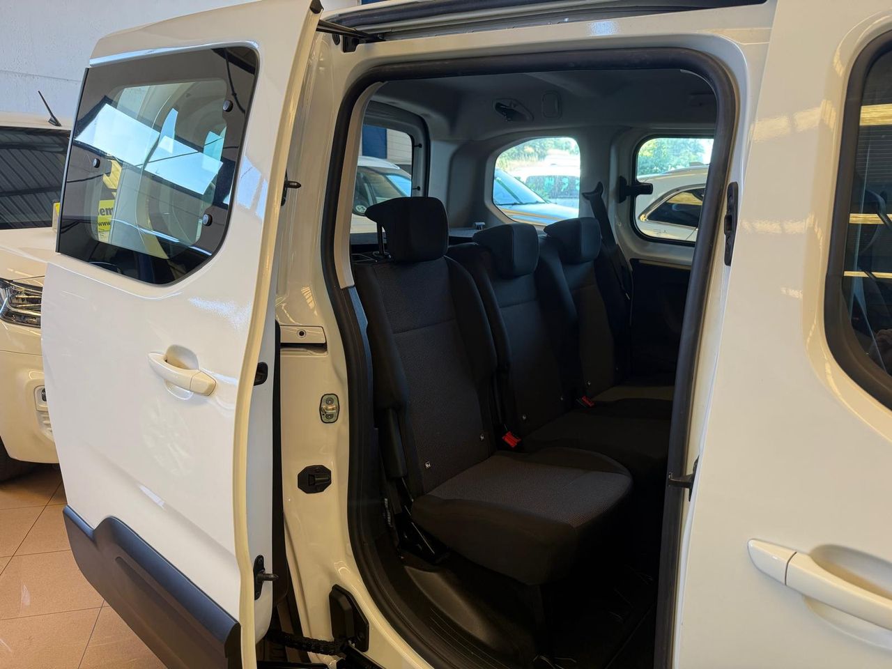 Peugeot Rifter Active Pack Standard BlueHDi 73kW 100CV S&S 6Vel. MAN Standard - Foto 9