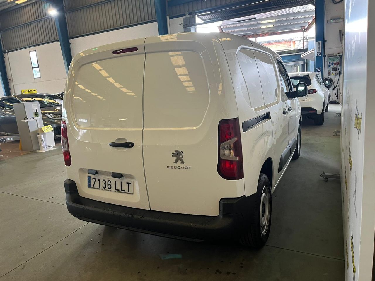 Peugeot Partner PRO STANDAR  - Foto 9