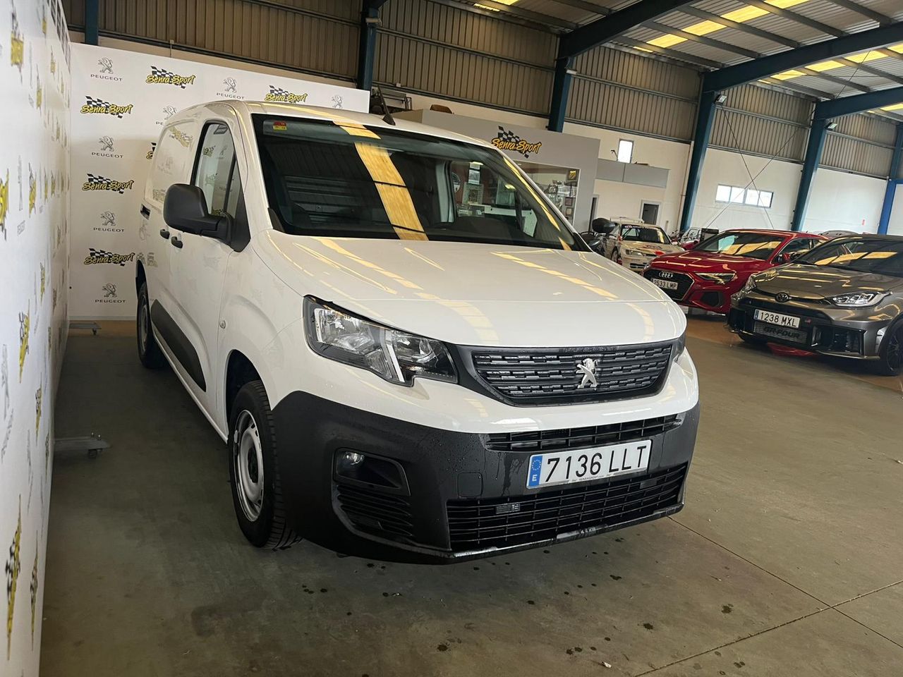 Peugeot Partner PRO STANDAR  - Foto 7