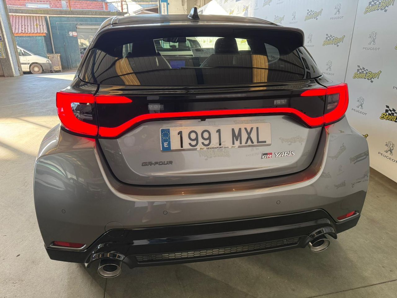 Toyota GR Yaris 1.6T 280 RZ A/T + TOURING PACK SE PUEDE VER Y PROBAR EN SENRA SPORT (PEUGEOT) DUMBRIA - Foto 4