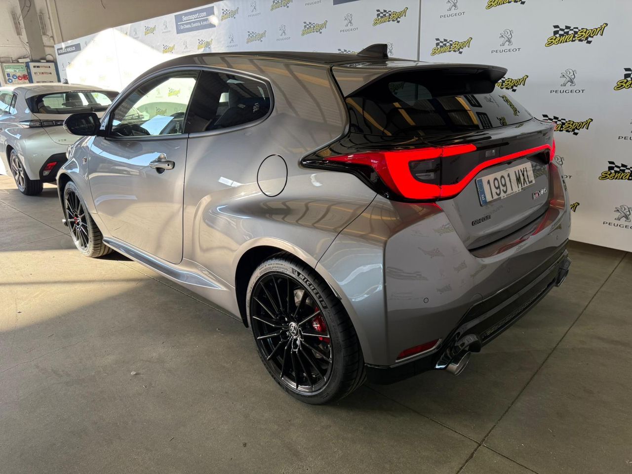 Toyota GR Yaris 1.6T 280 RZ A/T + TOURING PACK SE PUEDE VER Y PROBAR EN SENRA SPORT (PEUGEOT) DUMBRIA - Foto 7