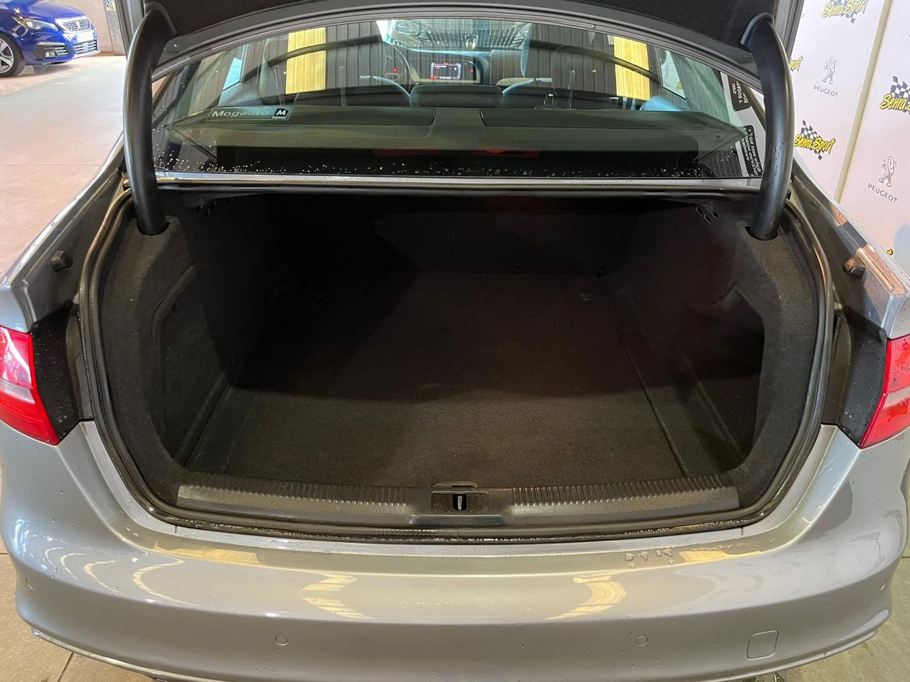 Audi A4 2.0 TDI 150CV S line edition SE PUEDE VER Y PROBAR EN SENRA SPORT (PEUGEOT) DUMBRIA - Foto 26