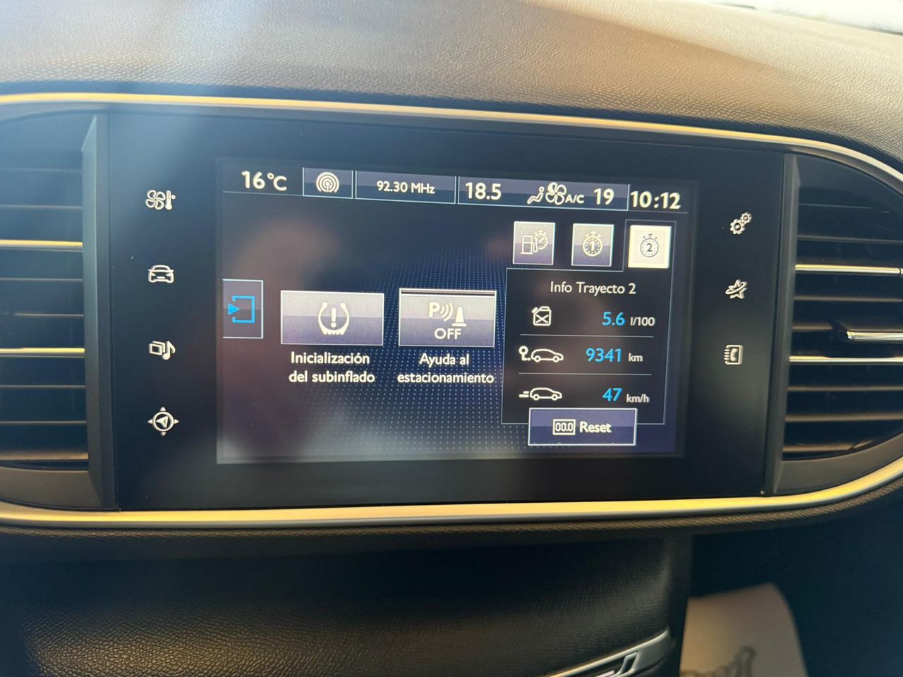 Peugeot 308 5p Allure 2.0 BlueHDi 150 SE PUEDE VER Y PROBAR EN SENRA SPORT (PEUGEOT) DUMBRIA - Foto 23