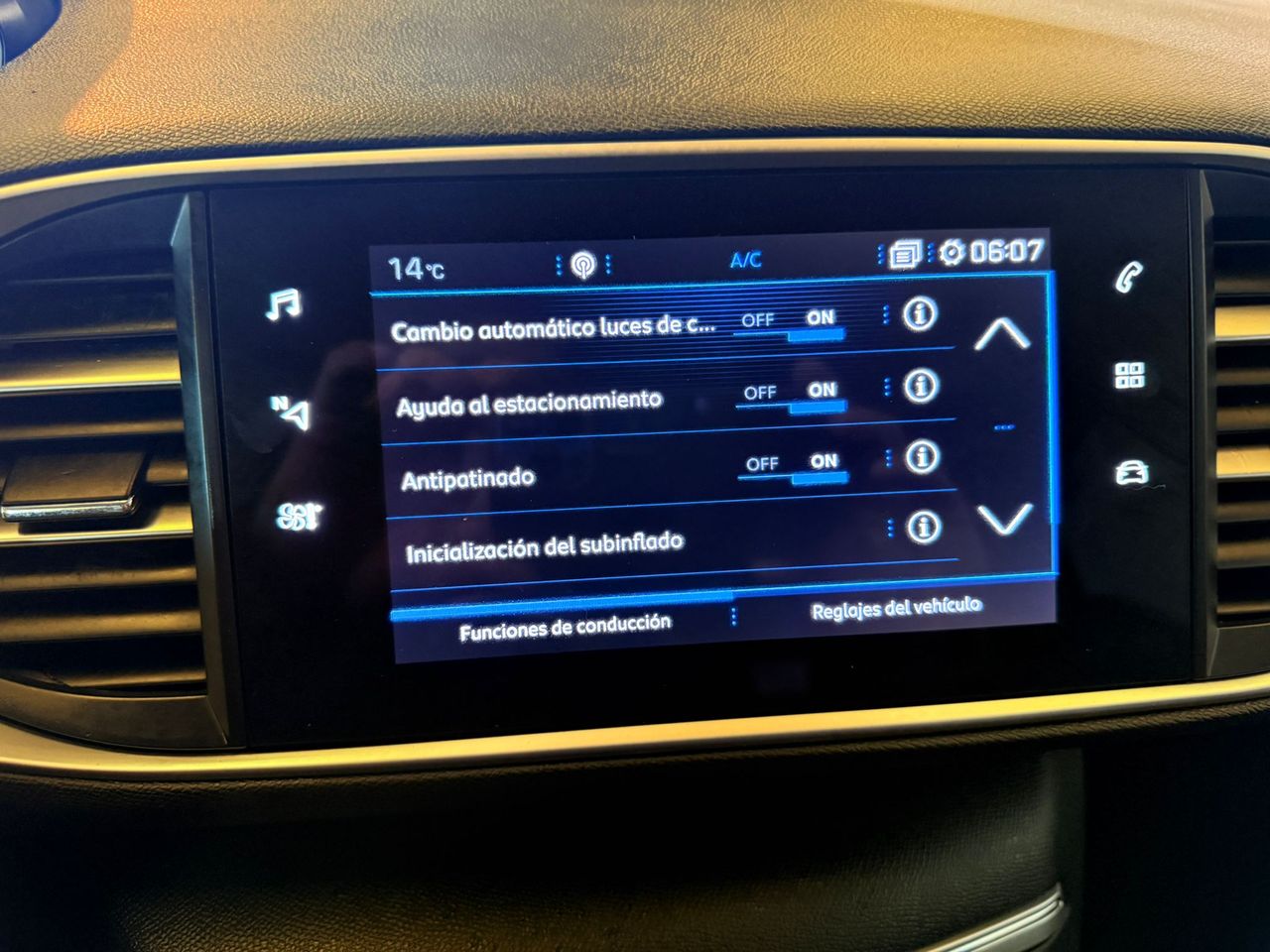 Peugeot 308 SW Allure Pack BlueHDI 130 S&S 12900 - Foto 25