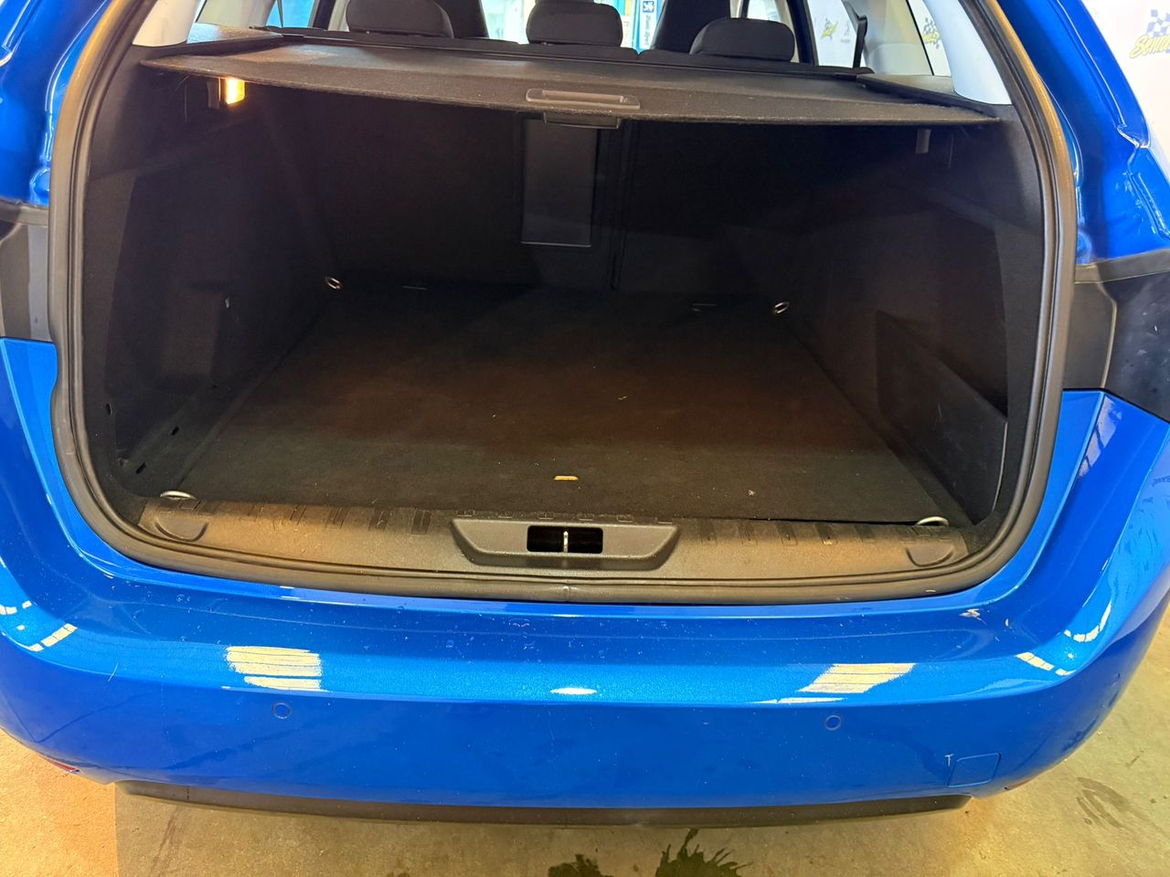 Peugeot 308 SW Allure Pack BlueHDI 130 S&S 12900 - Foto 9