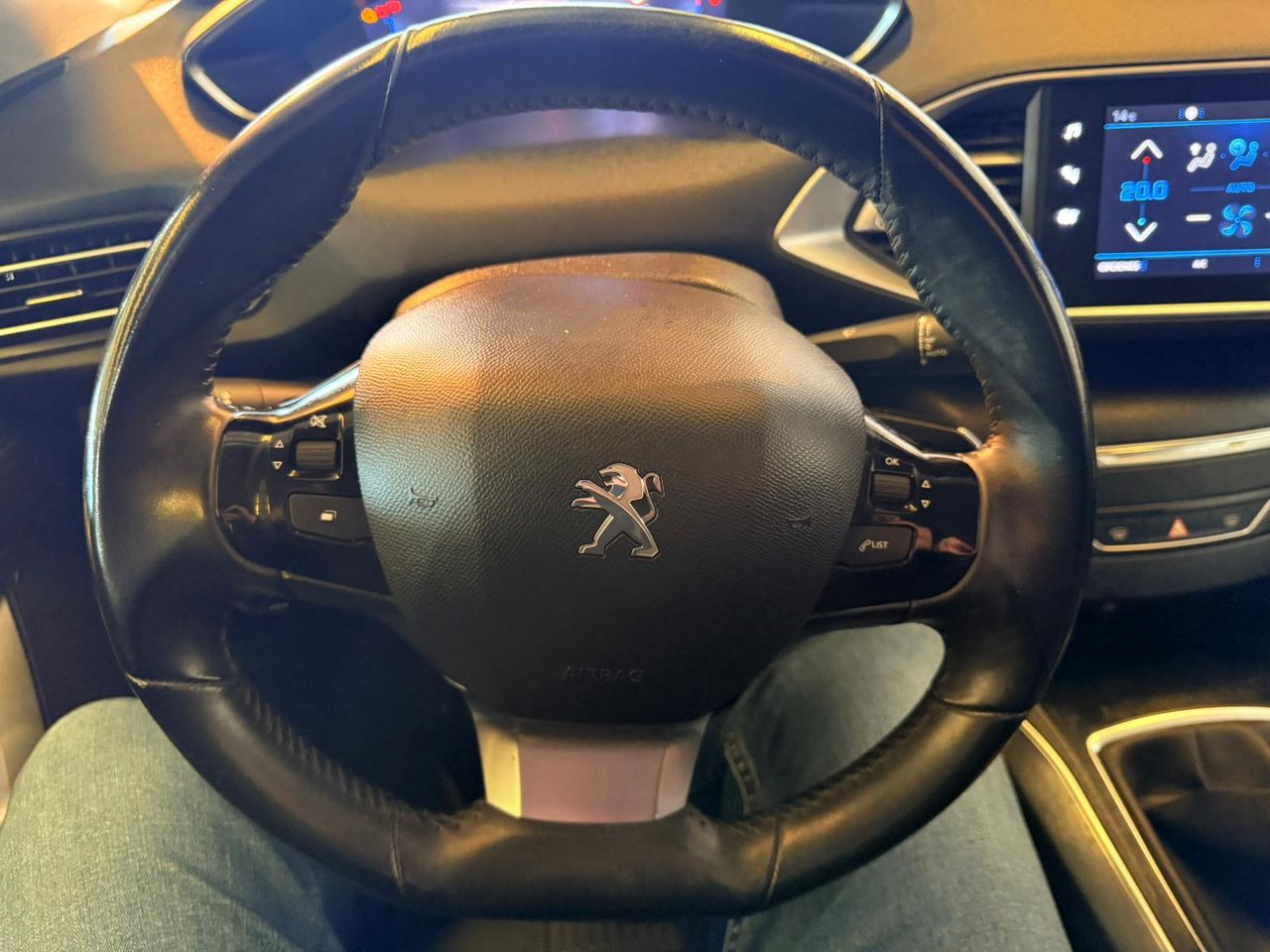 Peugeot 308 SW Allure Pack BlueHDI 130 S&S 12900 - Foto 17