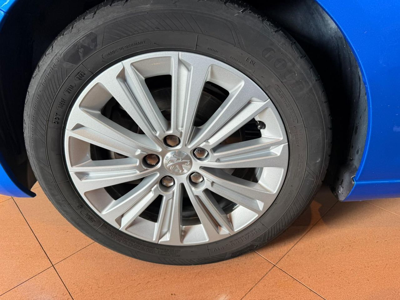 Peugeot 308 SW Allure Pack BlueHDI 130 S&S 12900 - Foto 32