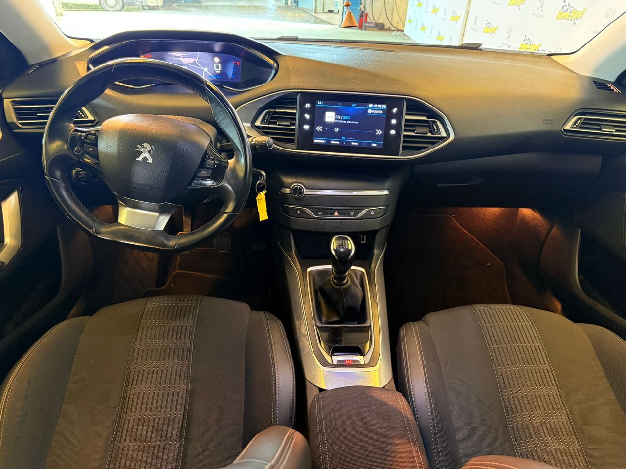 Peugeot 308 SW Allure Pack BlueHDI 130 S&S 12900 - Foto 10