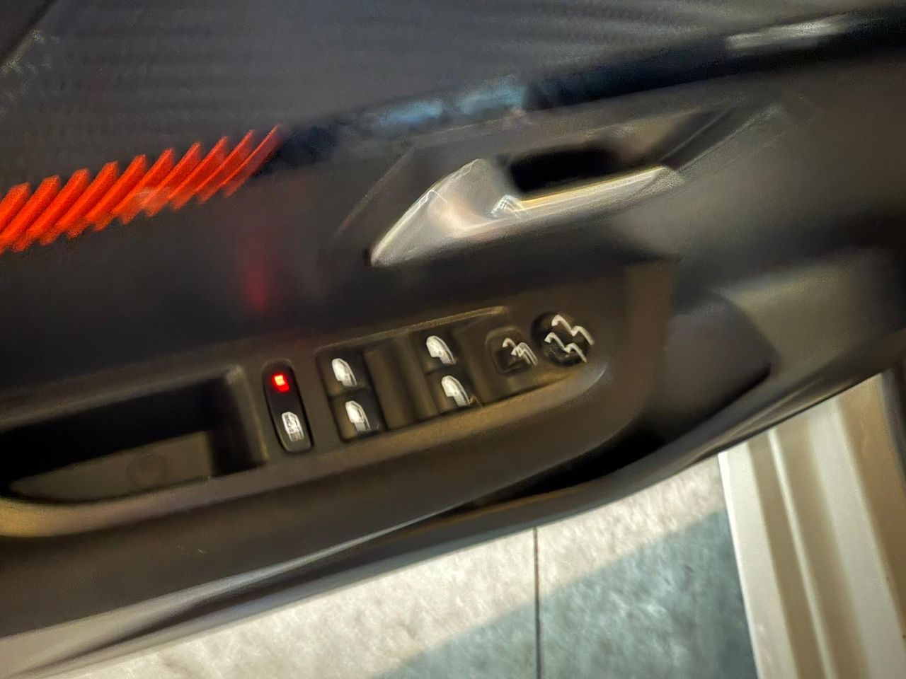 Peugeot 208 BlueHDi 73kW (100CV) Active Pack SE PUEDE VER Y PROBAR EN SENRA SPORT (PEUGEOT) DUMBRIA - Foto 12