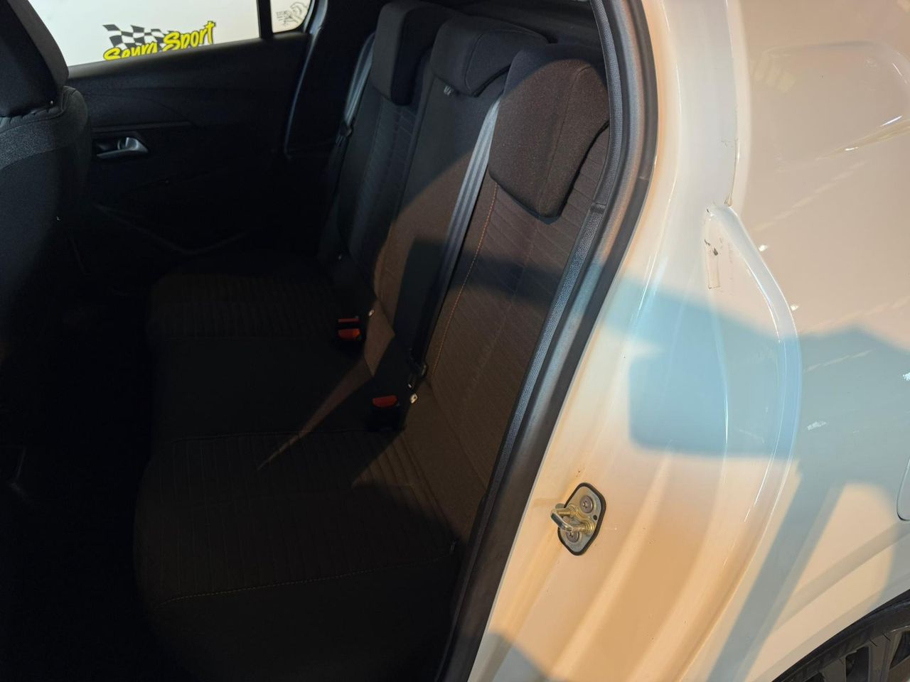 Peugeot 208 BlueHDi 73kW (100CV) Active Pack SE PUEDE VER Y PROBAR EN SENRA SPORT (PEUGEOT) DUMBRIA - Foto 11