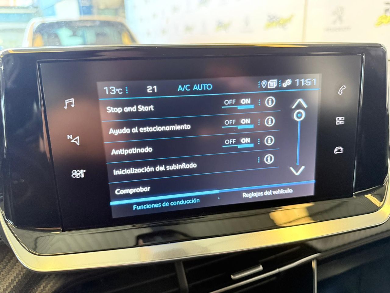 Peugeot 2008 Active Pack BlueHDI 81kW (110CV) SE PUEDE VER Y PROBAR EN SENRA SPORT (PEUGEOT) DUMBRIA - Foto 17