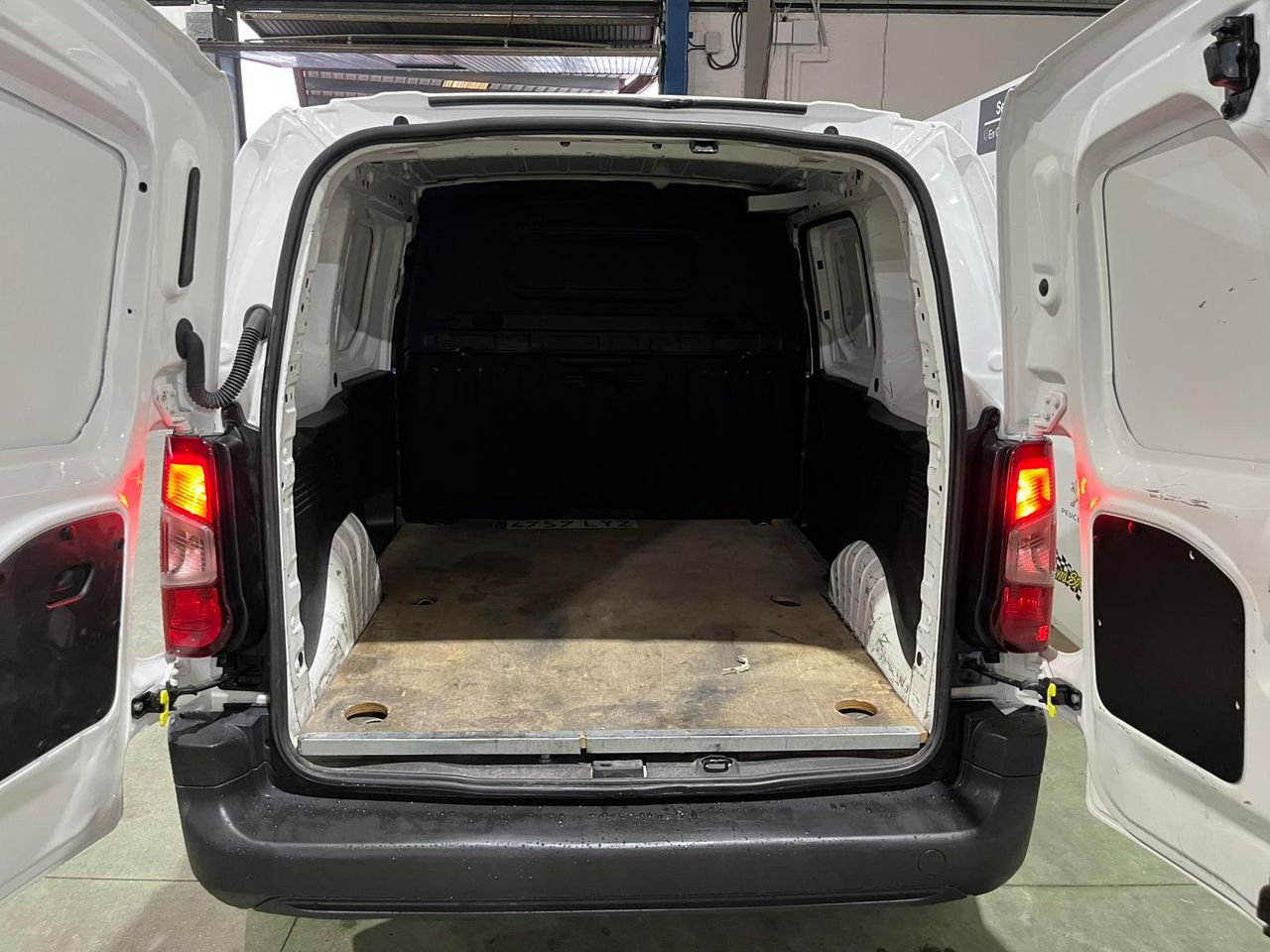 Peugeot Partner PRO STANDAR 100 CV - Foto 24