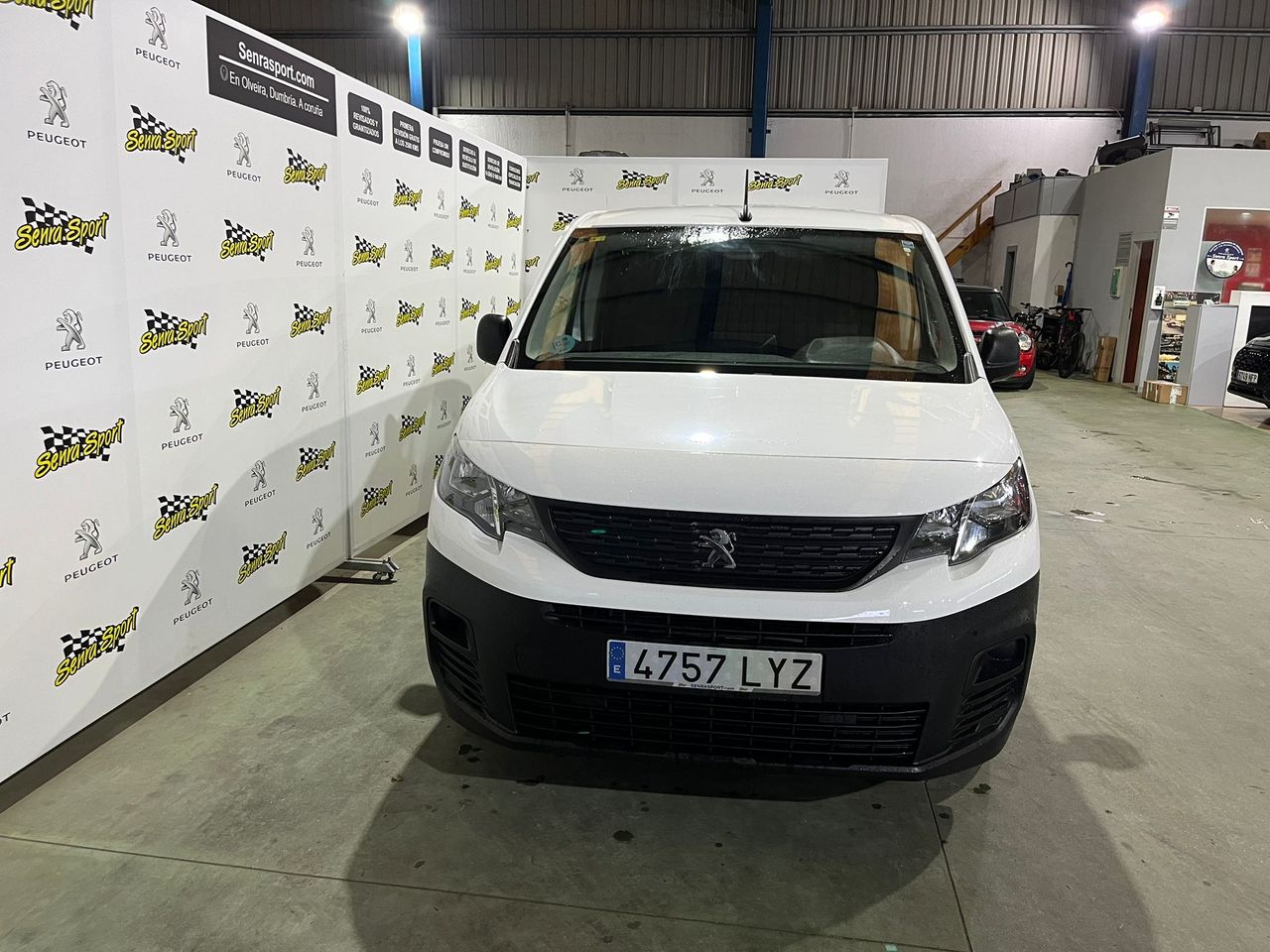 Peugeot Partner PRO STANDAR 100 CV - Foto 4