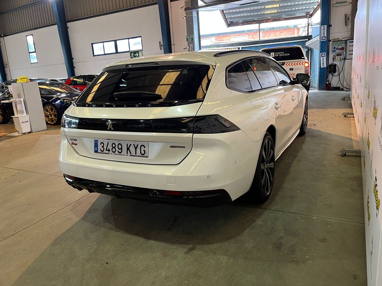 Peugeot 508 SW GTLine BlueHDi 132kW(180CV) S&S EAT8 SE PUEDE VER Y PROBAR EN SENRA SPORT (PEUGEOT) DUMBRIA - Foto 9