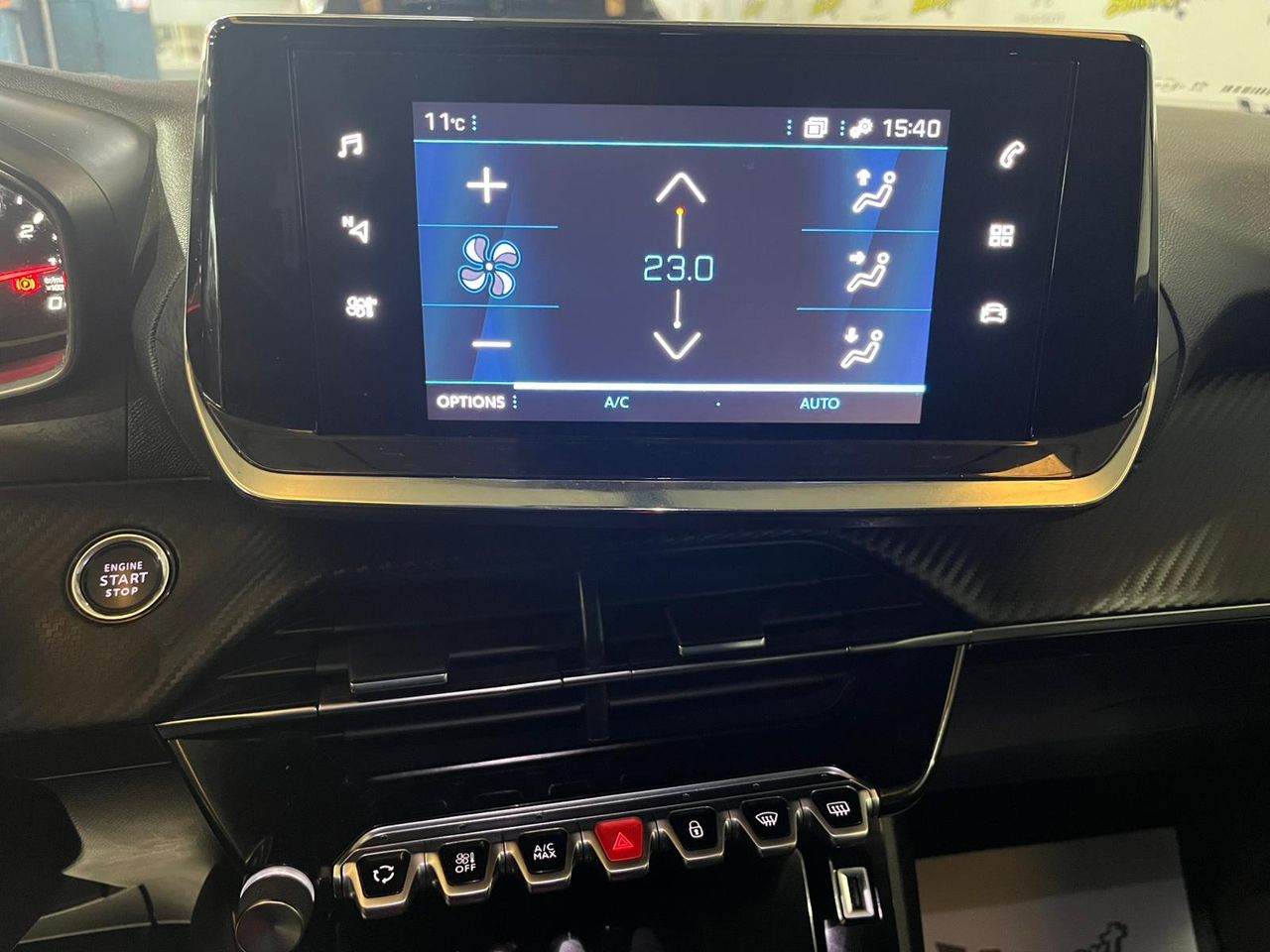 Peugeot 2008 Allure BlueHDI 130 S&S EAT8 - Foto 24