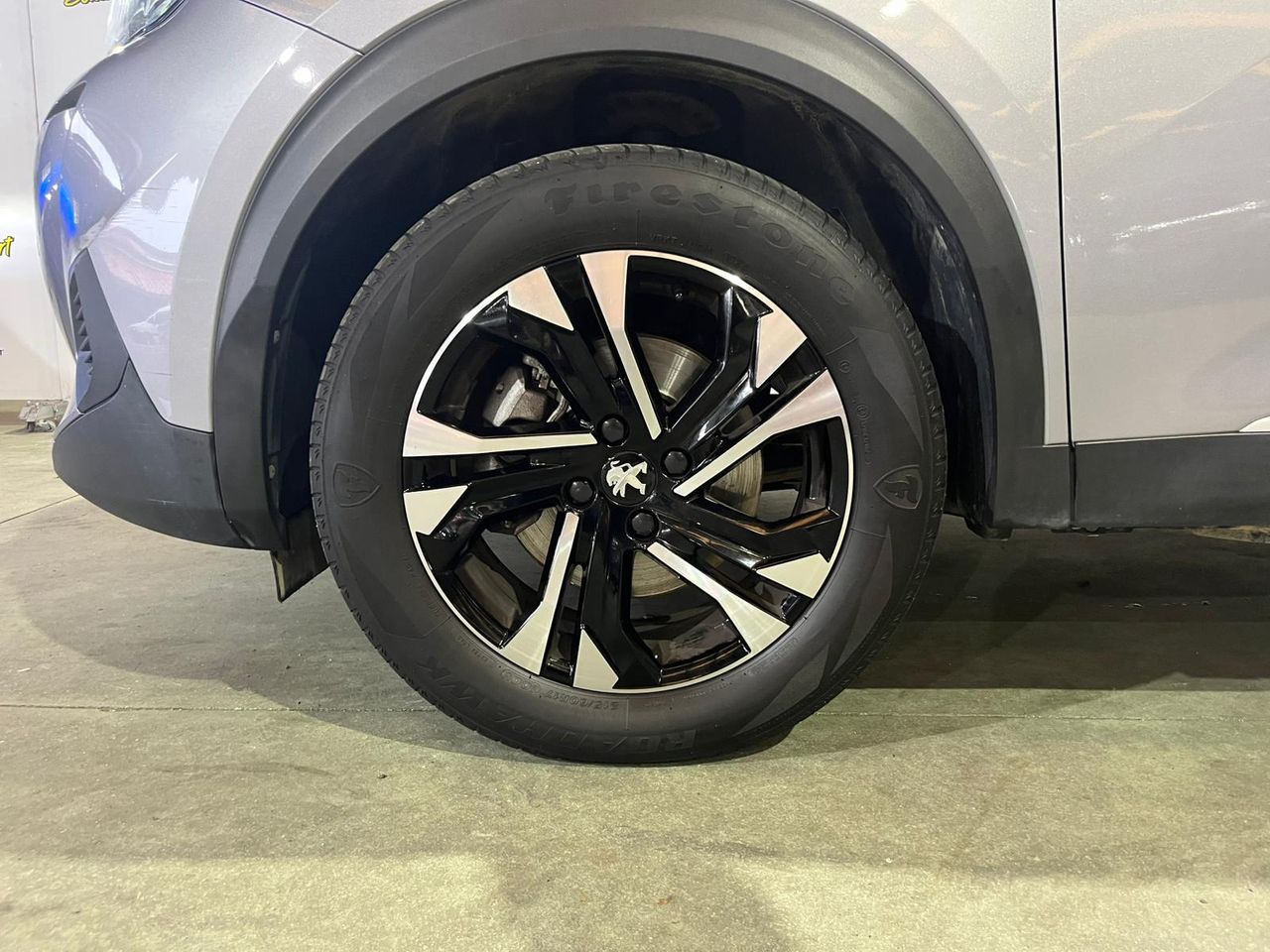 Peugeot 2008 Allure BlueHDI 130 S&S EAT8 - Foto 28