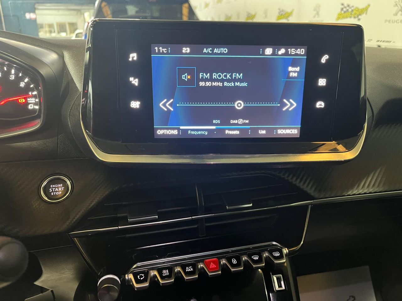 Peugeot 2008 Allure BlueHDI 130 S&S EAT8 - Foto 22