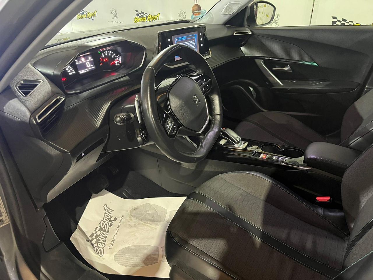 Peugeot 2008 Allure BlueHDI 130 S&S EAT8 - Foto 10